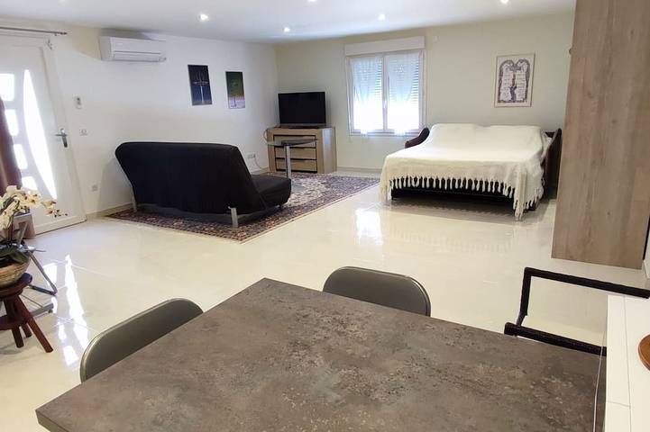 Gîte pour 4 personnes, avec jardin, animaux acceptés à Villeveyrac - 2