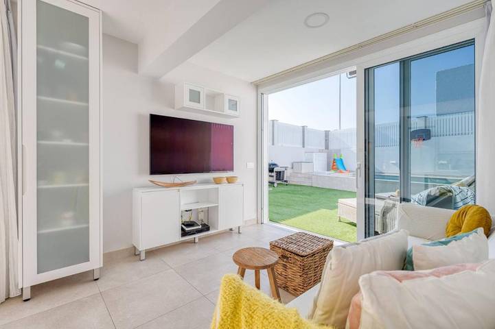 Casa rural para 6 personas, con piscina además de terraza y jardín en San Agustín - 4