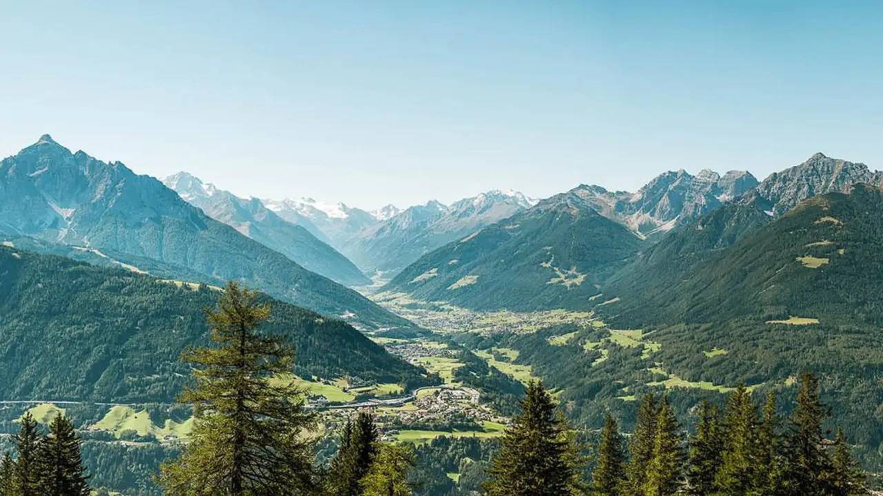 Geheel vakantieappartement, Vakantieappartement voor 7 personen met terras in Stubai Alps, Mieders