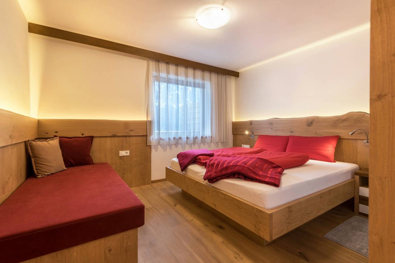 Entire apartment, Cosy Apartment “Alexandra” with Mountain View, Wi-Fi, Balcony & Terrace in Rainelles, Ortisei