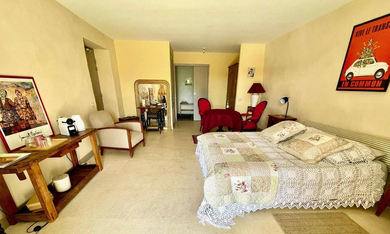 Double Room with Pool View in Avot, Région de Dijon