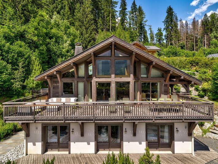 Chalet pour 12 personnes, avec jacuzzi ainsi que jardin et balcon, adapté aux familles à Chamonix-Mont-Blanc