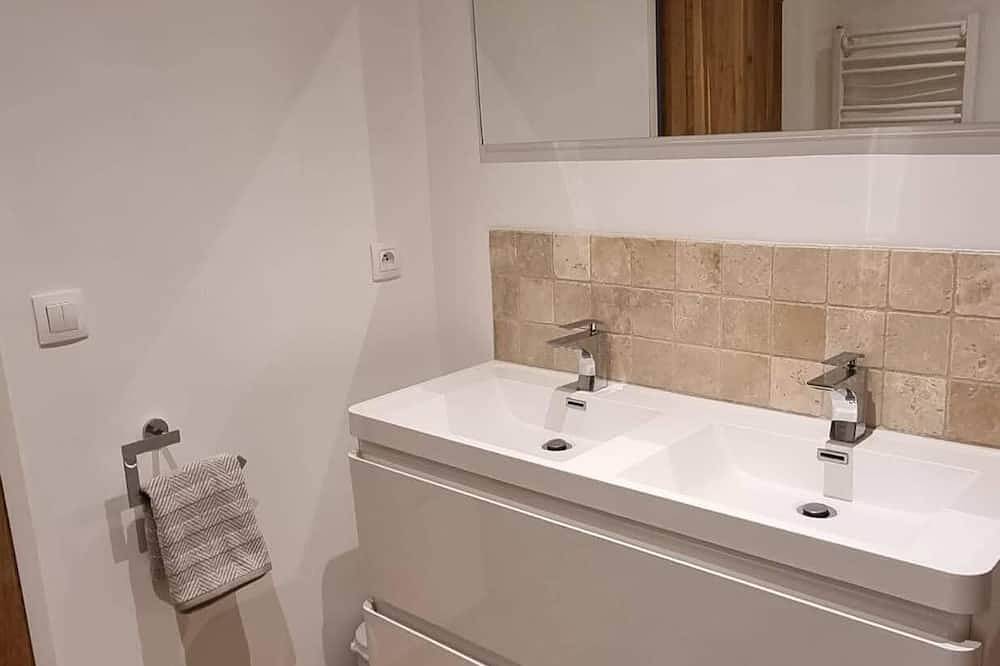 Apartamento entero, Bright & Cosy 2-Bed Apartment in Lambesc, Region de Aix-en-Provence