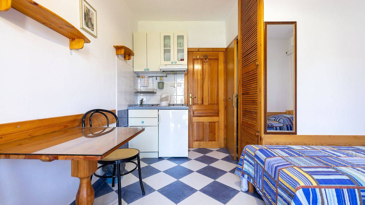 Ganzes Studio, Studio für 2 Personen (14 m²) in Sućuraj in Sucuraj, Hvar