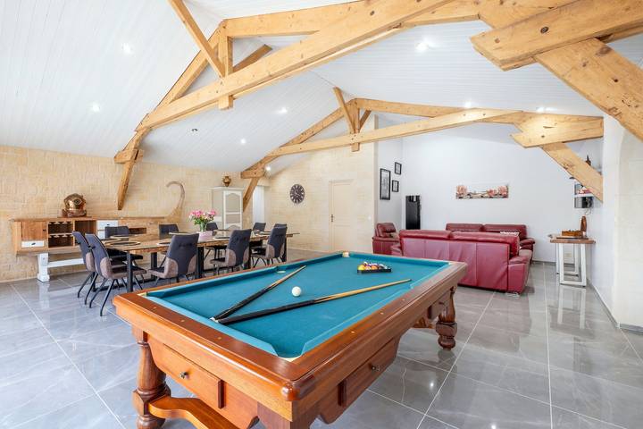 Villa Boyard - Pour 10 avec piscine privée et jacuzzi in Saint-Nazaire-sur-Charente, Rochefort region