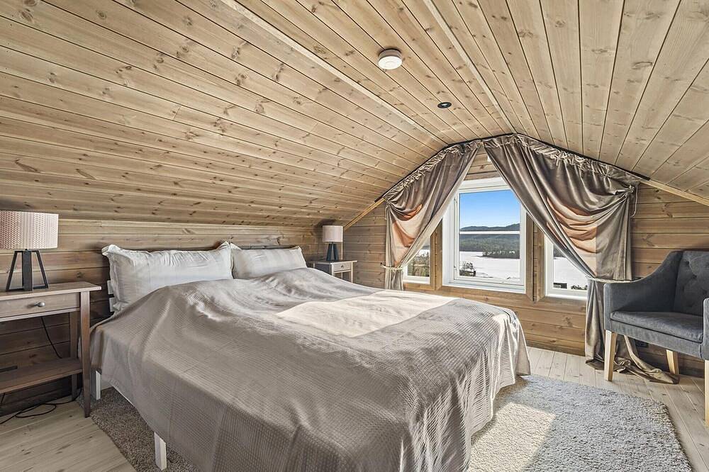 Vakkert hjem i Sannidal med utsikt over innsjøen in Drangedal 