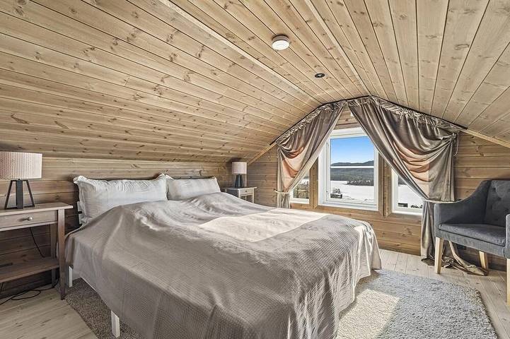 Nice home in Sannidal with lake view in Drangedal