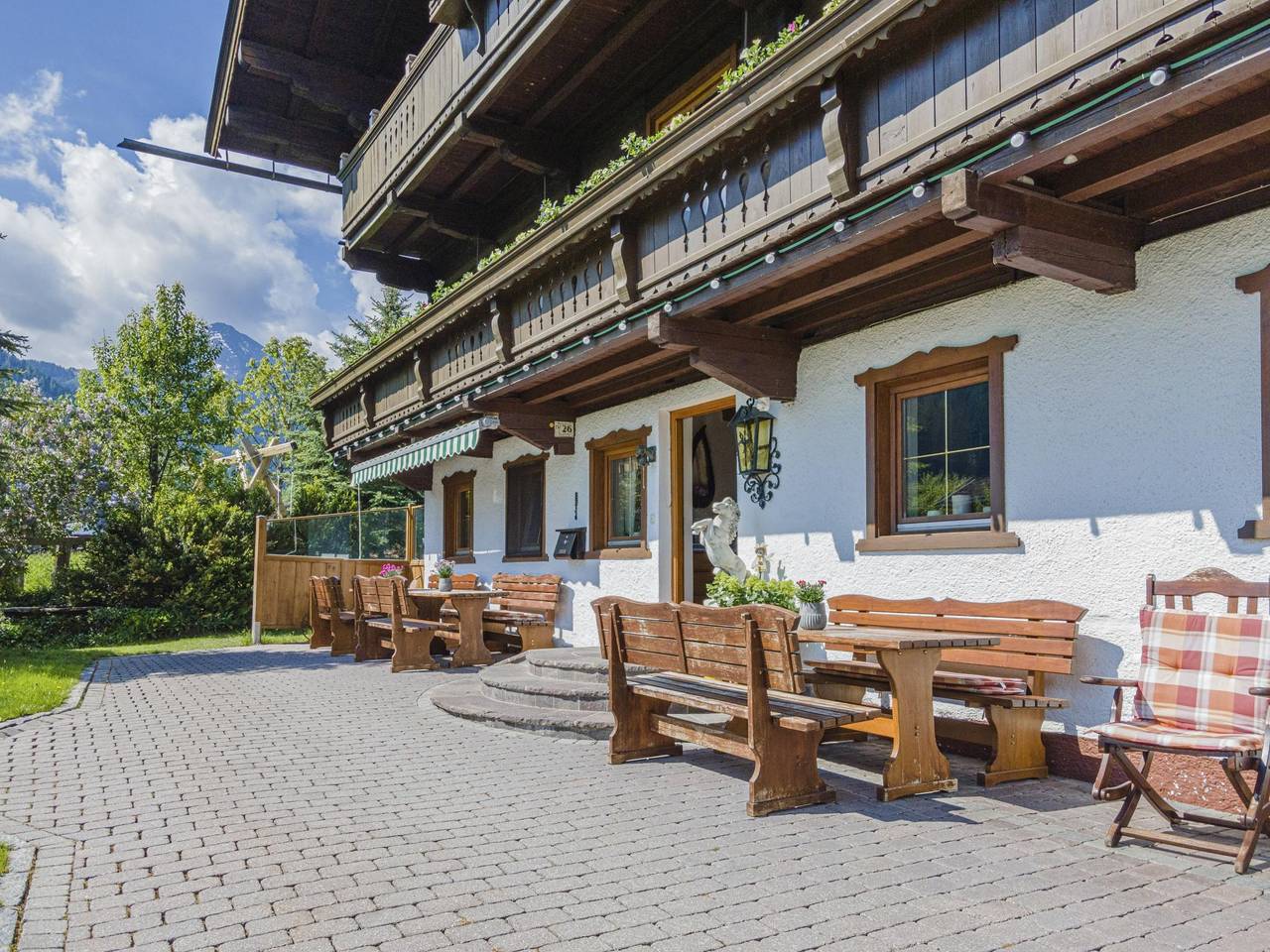 Geheel appartement, Vakantiewoning met balkon op boerderij in Brixen im Thale, Kaisergebirge