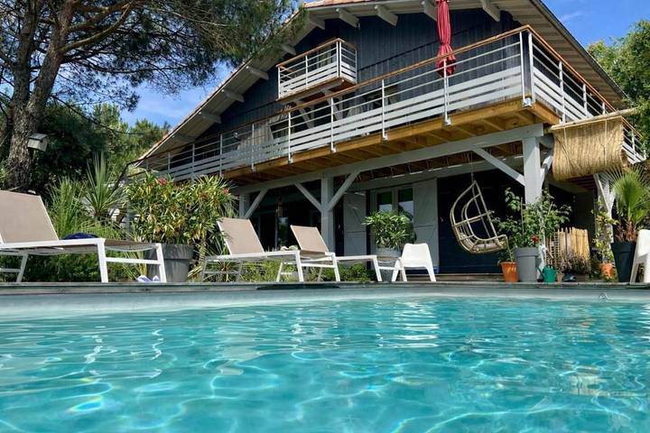 Chambre d’hôte pour 2 personnes, avec vue ainsi que piscine et jardin à Soulac-sur-Mer