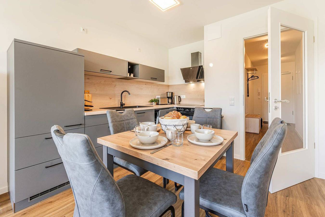 Entire apartment, Moderne Ferienwohnung mit Terrasse, Wlan & Naturblick in Zirchow, Usedom