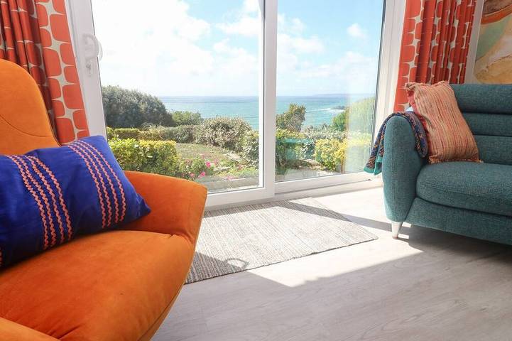 Cottage for 8 people, with garden, with pets in Praa Sands