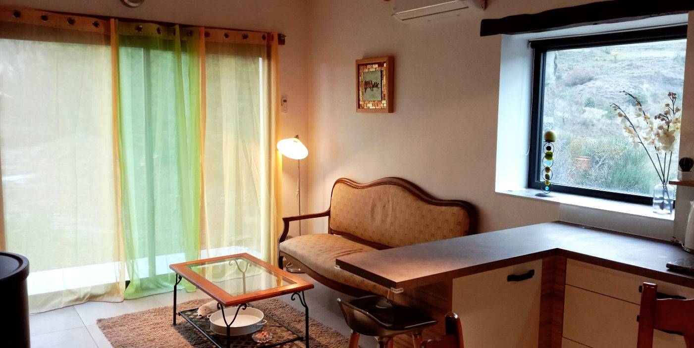 Gîte/piscine "L'Ardèchouette", 4 personnes, nuitées/semaine in Aubignas, Privas