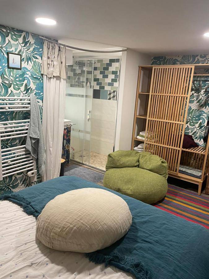 Chambre d’hôte pour 2 personnes, avec vue et jardin