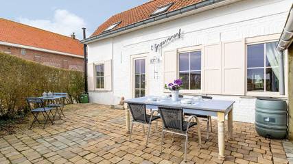 Gîte pour 6 personnes, avec jardin et terrasse, animaux acceptés à Alveringem