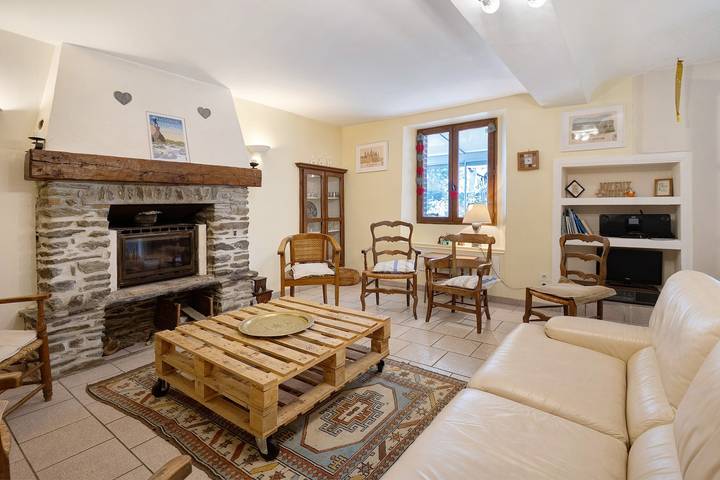 Casa de Férias 'Maison De Vacances Suisse Normande' com Terraço Privado, Jardim Privado e Wi-Fi in Pont-d'Ouilly, Caen (Região)