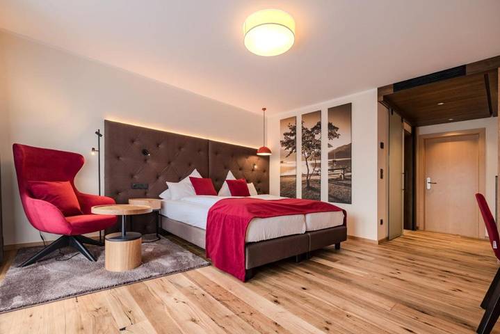 Hotel, mit Balkon und Terrasse sowie Garten und Sauna am Attersee