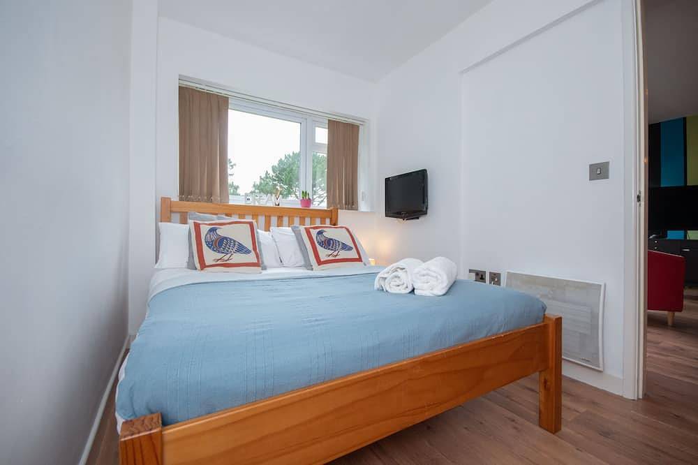Ganze Wohnung, Two bedroom apartment with balcony dog friendly in Sandbanks, Poole