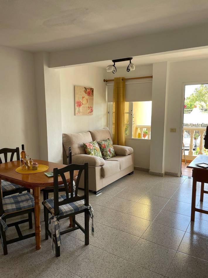 Hel lejlighed, Apartment 'Apartamento 1' with Shared Pool, Private Terrace, and Wi-Fi in Los Llanos, Los Llanos de Aridane