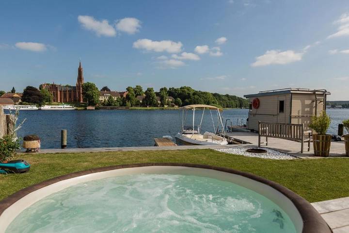 Hotel für 2 Personen, mit Terrasse und Whirlpool sowie Pool und Sauna in Malchow