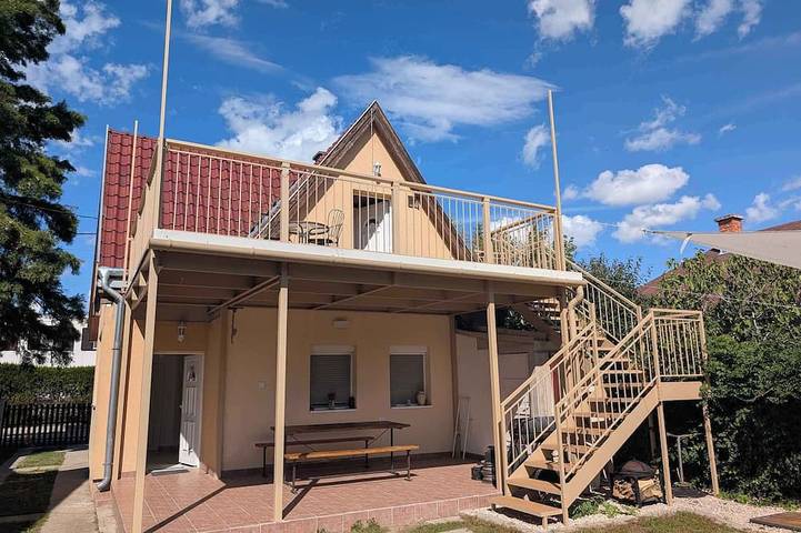 Ferienhaus für 10 Personen, mit Garten