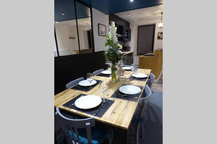 Location de vacances pour 6 personnes, avec terrasse à Saint-Pierre-des-Échaubrognes