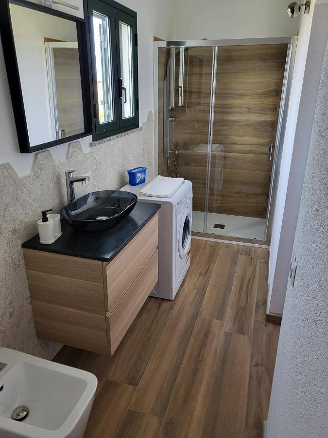 Location de vacances pour 3 personnes, avec Balcon et Terrasse ainsi que Jardin et Vue dans San Giovanni Sardinia - 4