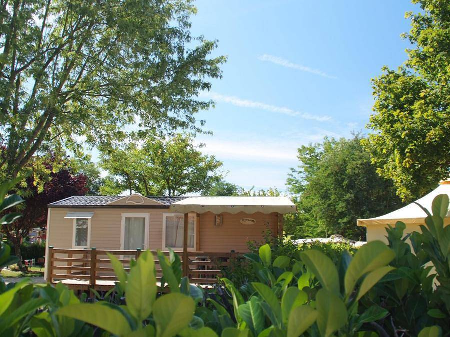 Camping Le Château - Mobilheim 6 personen - Mobilheim Confort 29m² 3 Schlafzimmer + überdachte Terrasse - ohne Tv - ohne Klimaanlage 6 pers. in Hauterives, Valence und Umgebung