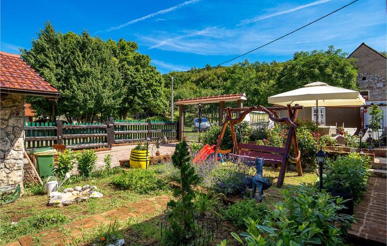 Stilvolle 1-Zimmer-Wohnung mit Terrasse, Whirlpool und Parkplatz in Kvarner Festland
