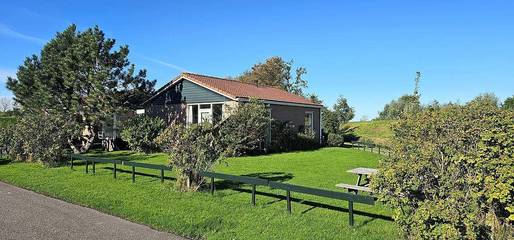 Gîte pour 6 personnes, avec jardin dans Warmenhuizen