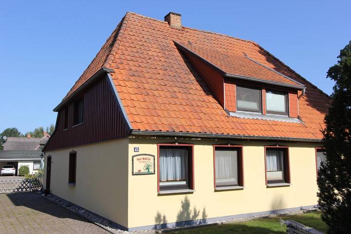 Ferienwohnung für 3 Personen, mit Terrasse und Garten in Prerow - 2