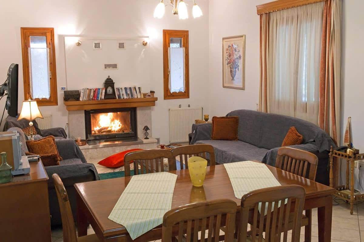 Appartement entier, Forest Cosy House - Lagkadia Amazing View in Région du Péloponnèse