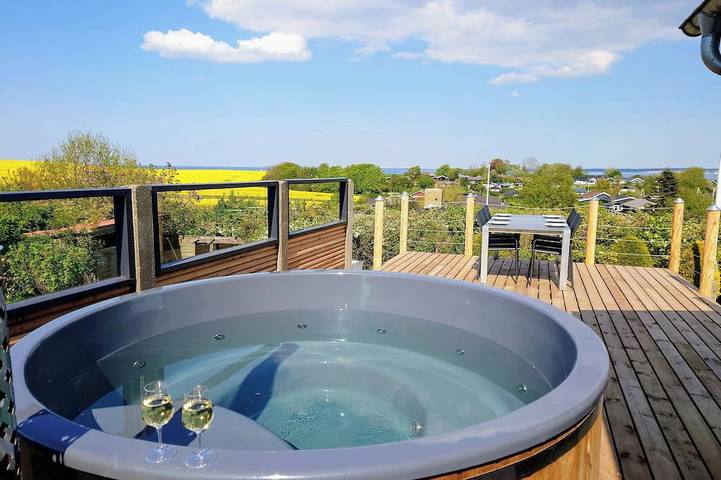 Ferienhaus für 7 Personen, mit Whirlpool und Terrasse sowie Garten in Eskov Strandpark