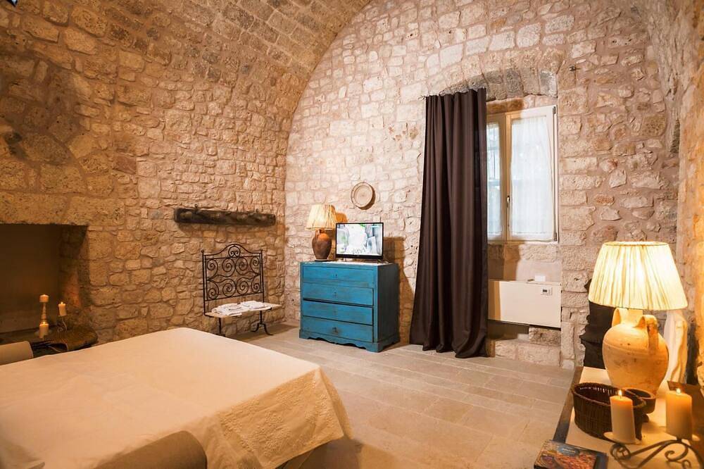 Masseria Le Cerase – An Apulian Masseria for 10 People in Conversano, Province de Bari