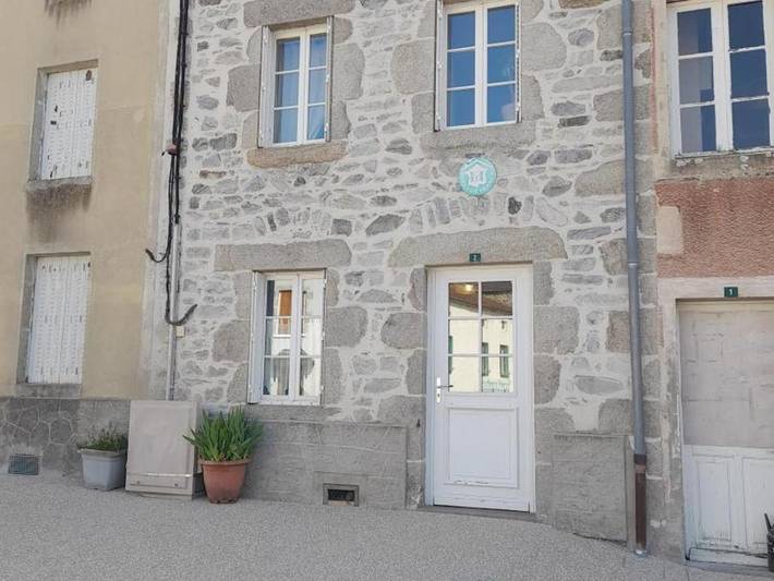 Location de vacances pour 6 personnes, avec Terrasse à Ferrières-sur-Sichon