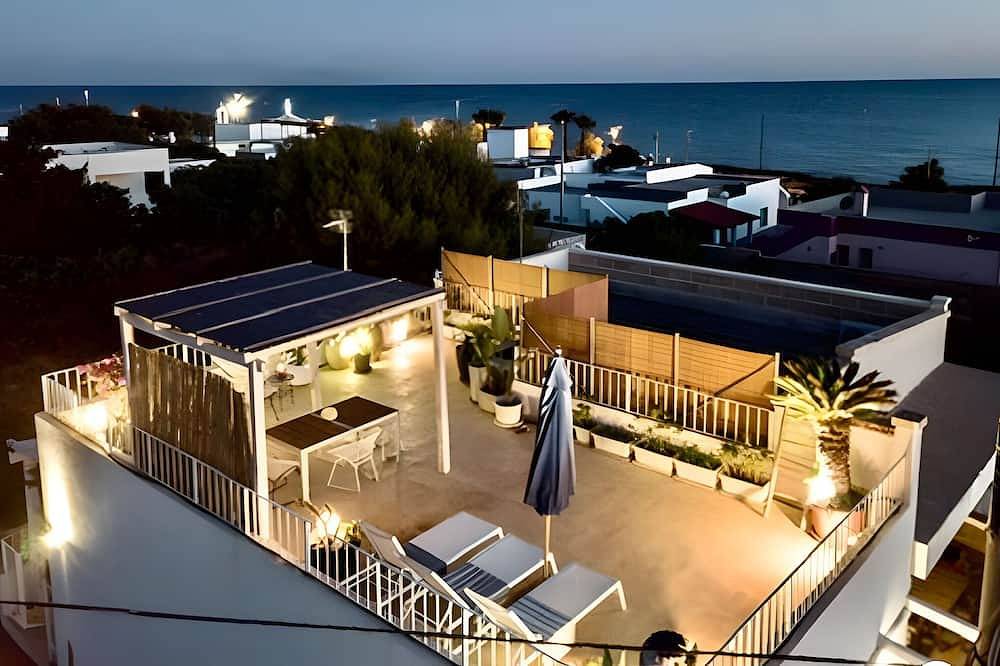 Design-Apartment mit Dachterrasse am Meer in Capilungo, Golf von Tarent