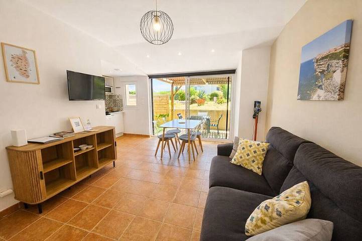 Petite villa résidence calme*** wifi, clim, lave linge, piscine, mer à pied in Serra-di-Ferro, Ajaccio region