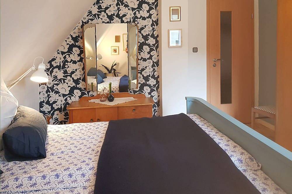 Ganze Wohnung, Große Vintage Fewo, 95 qm, 2 Schlafzi., in der Burgstadt Altena, Sauerland, Nrw in Altena, Märkischer Kreis