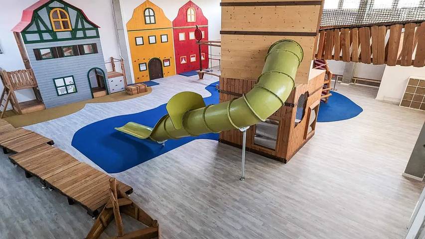 Ferienhaus für 7 Personen, mit Balkon und Terrasse sowie Sauna