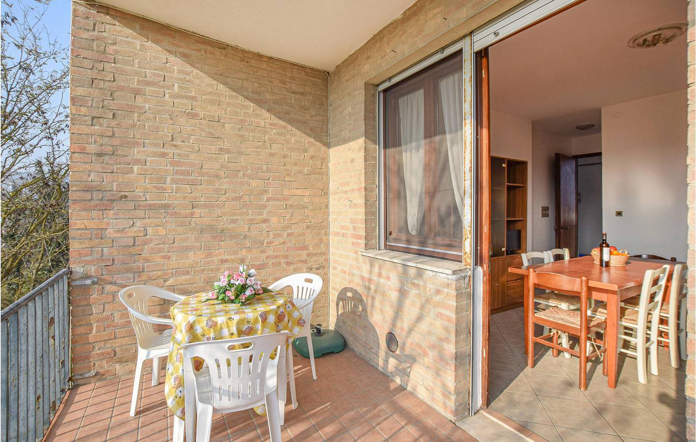 Entire holiday apartment, 200m Beach Condo with Parking & Terrace in Rosolina Mare, Polesine