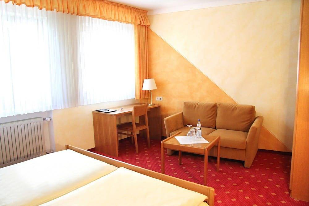 Doppelzimmer 1 - Hotel-Garni Goldener Schwan in Bad Windsheim, Steigerwald