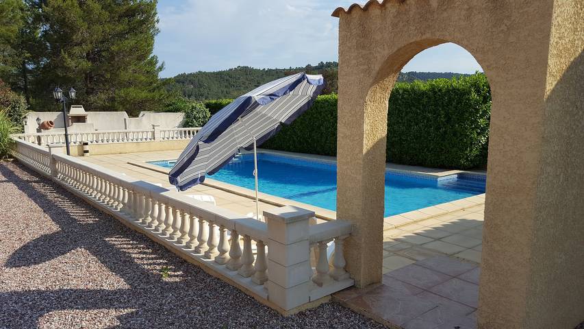 Gîte pour 8 personnes, avec Piscine à Cessenon-sur-Orb - 2