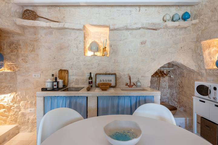 Trullo 'Alma' with Private Terrace, Wi-Fi and Air Conditioning in Ostuni, Salento