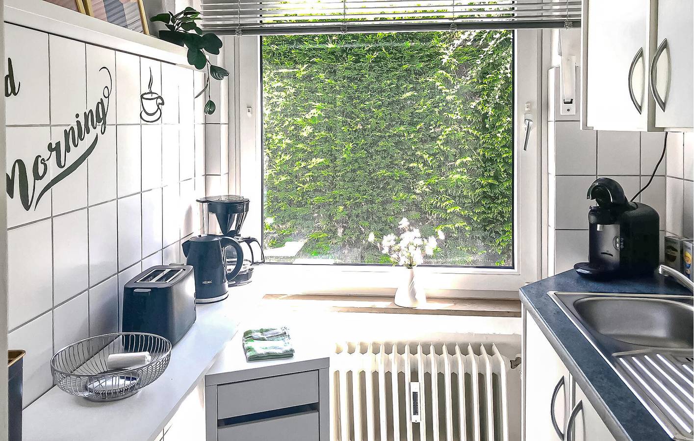 Ganze Ferienwohnung, Emmer River Apartment - Parkplatz, Terrasse, Internet in Bad Pyrmont, Weserbergland