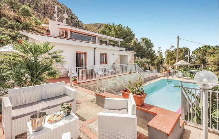 Location de vacances pour 10 personnes, avec terrasse et piscine à Castellammare del Golfo - 3