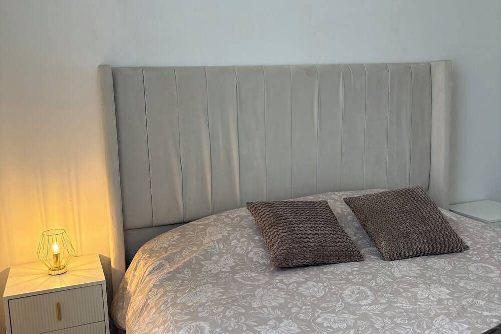 Cosy, bright house with terrace&free parking 3 bedrooms in Courtenay, Montargis und Umgebung