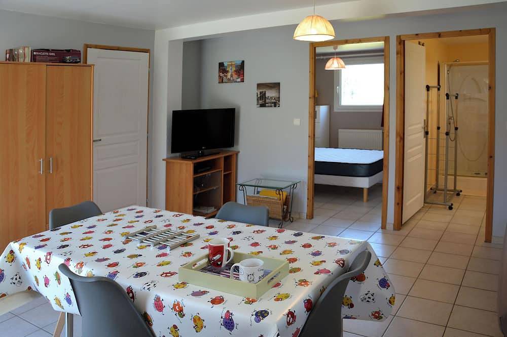Furnished, single-storey gite in the heart of the village Completely refurbished in March 2025 in Bellefontaine (Jura), Parc naturel régional du Haut-Jura