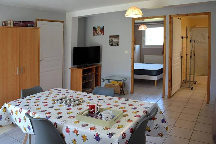 Gîte pour 4 personnes, avec terrasse et jardin dans le Jura - 2