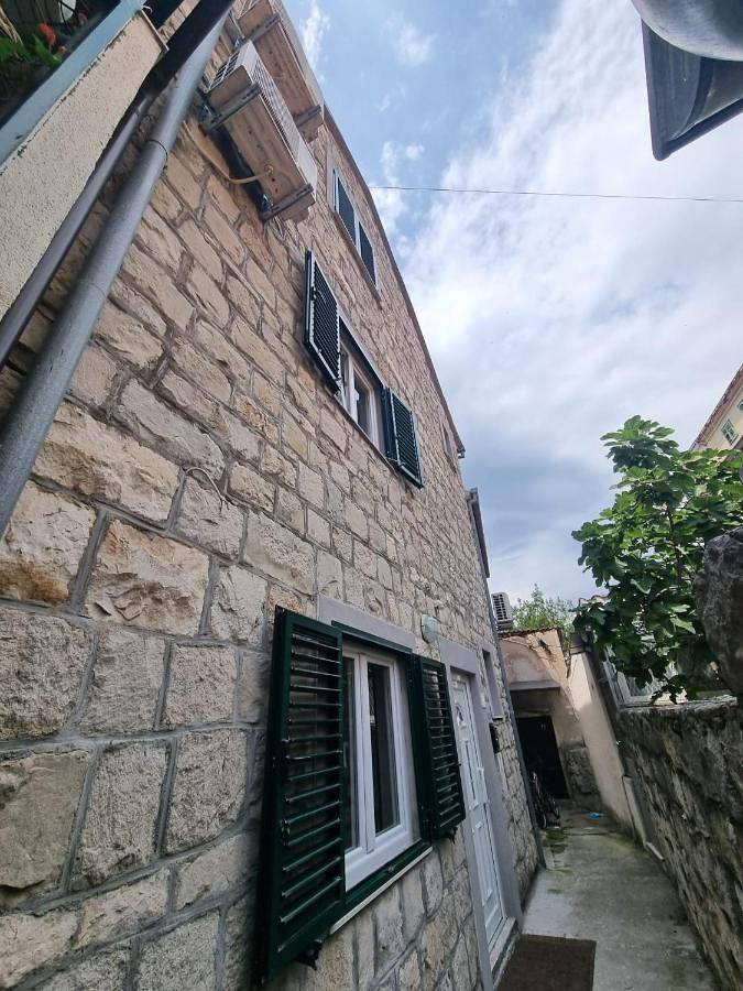 Maison d’hôte pour 3 personnes, avec terrasse et vue à Split - 2