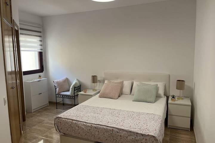 Appartement entier, Precioso Piso Recién Reformado Todo a Estrenar en Primera Línea de Playa in Playa del Tesorillo (Almuñecar), Almuñecar