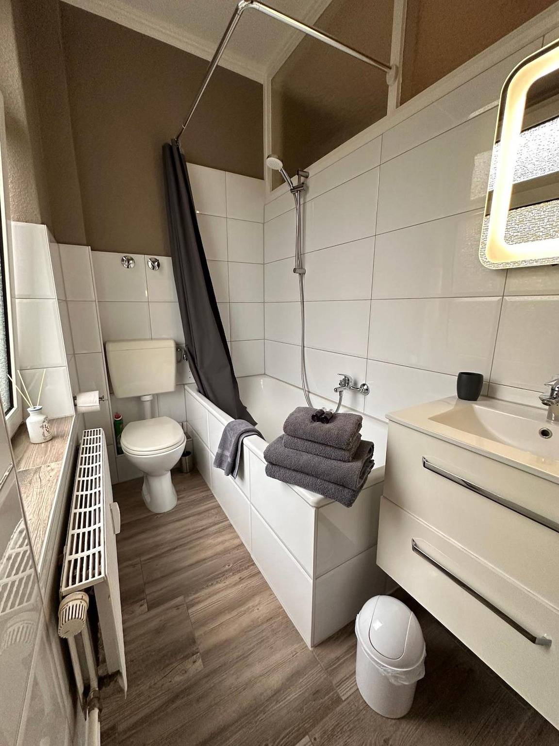 Hel lägenhet, Apartment '4' with Shared Terrace, Shared Garden and Wi-Fi in Kielfjorden, Kiel